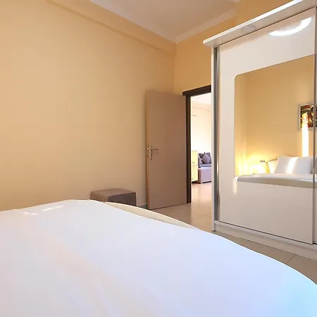 Melissa Apartman Saranda